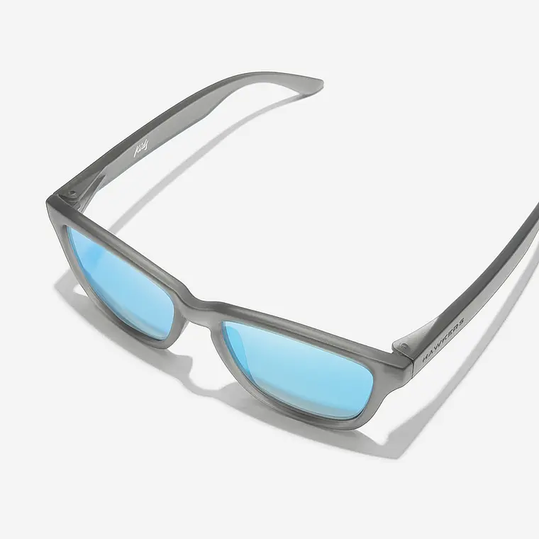 Lentes de Sol Hawkers One Kids OHKTR26 Gris Celeste - Talla 47mm  5