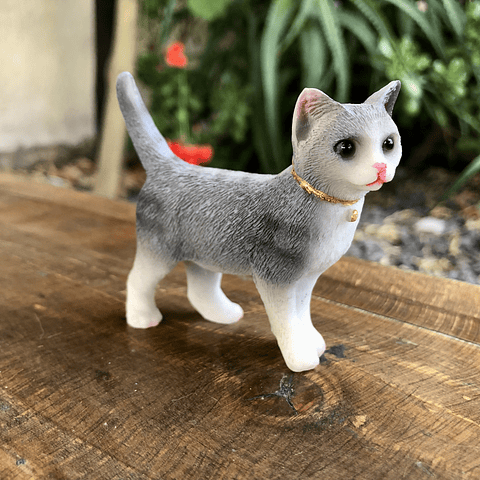Figura Gatito Caminando