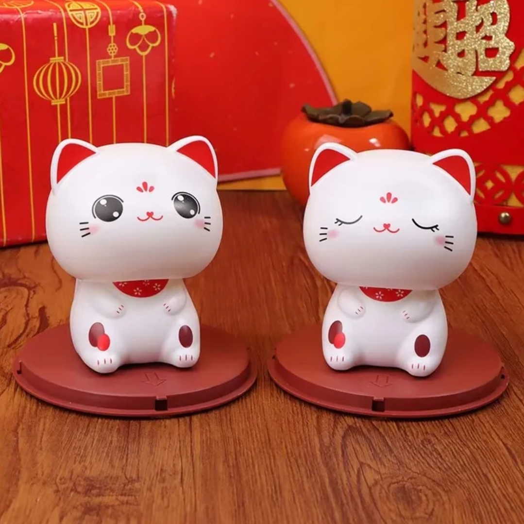 Gato de la Suerte Solar 1