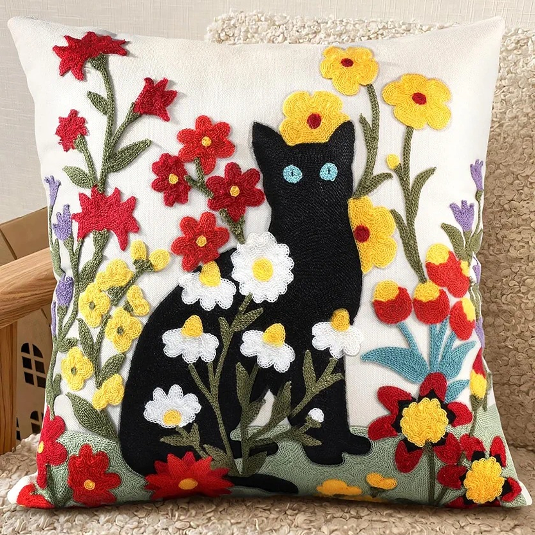 Funda de Cojin Gato Negro y Flores 2