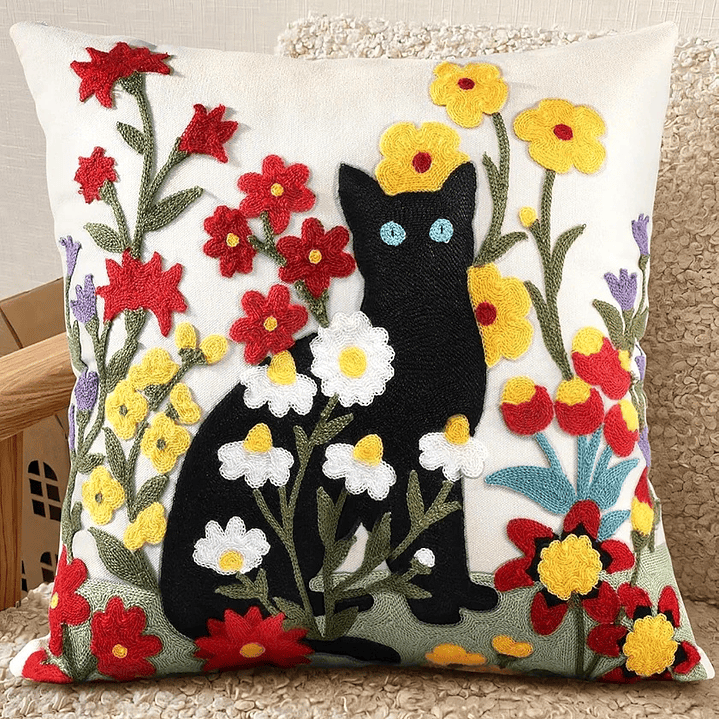 Funda de Cojin Gato Negro y Flores 2
