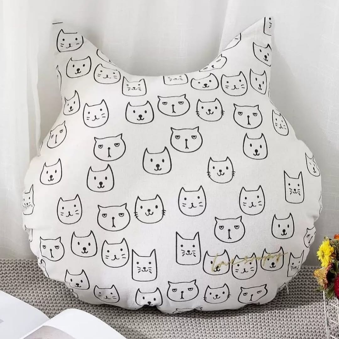 Cojín Caritas de Gatos 1