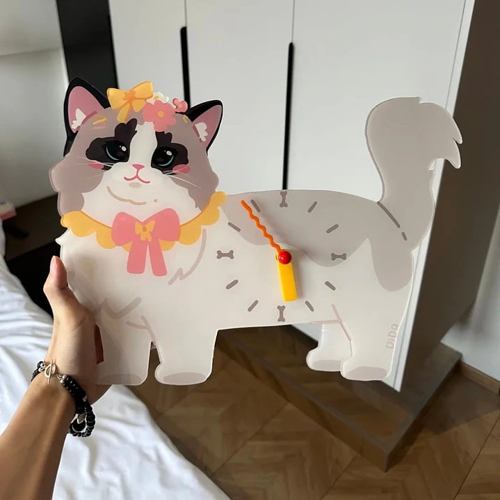 Reloj Gato con Movimiento de Patita 8