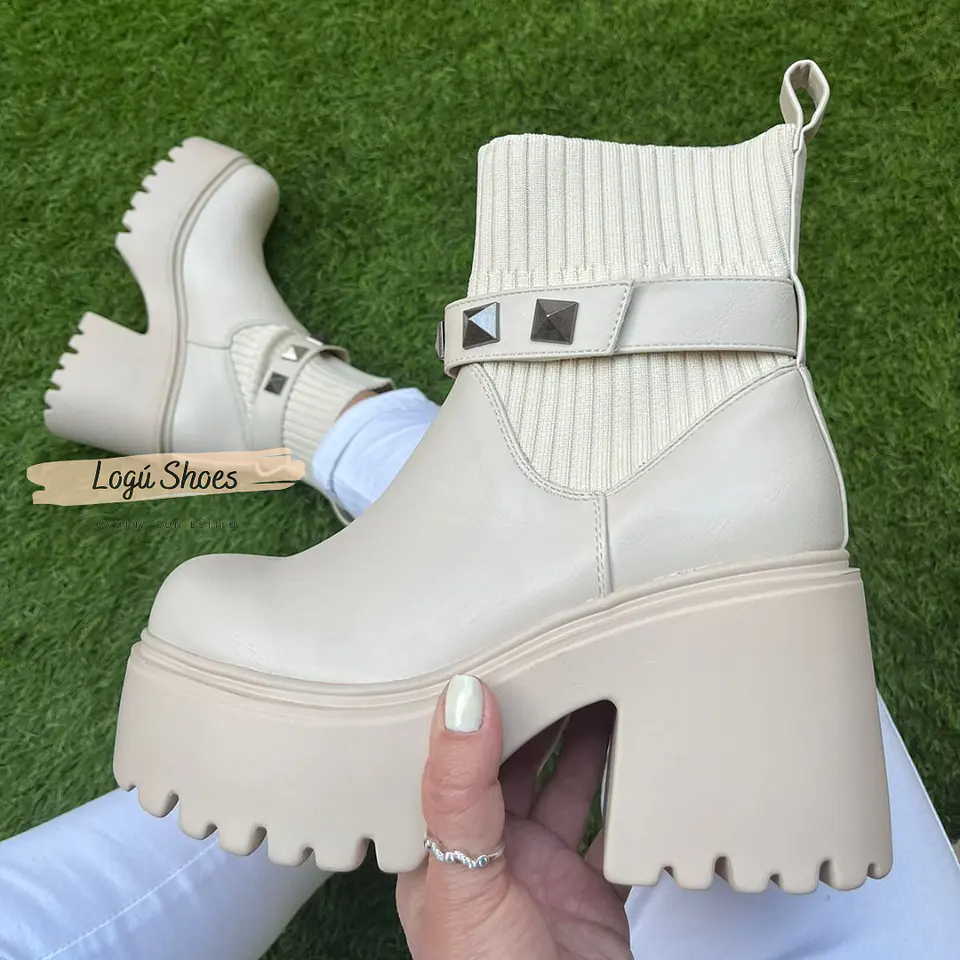 Botín Lola Beige 5