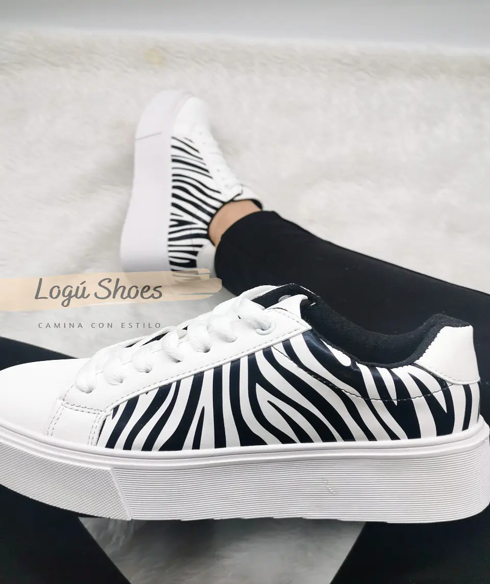 Zapatilla Mujer Lore Cebra blanca 1