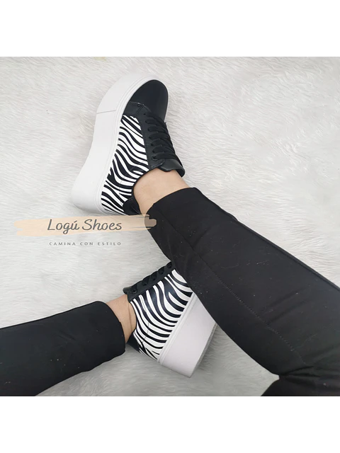 Zapatilla Mujer Lore Cebra Negra