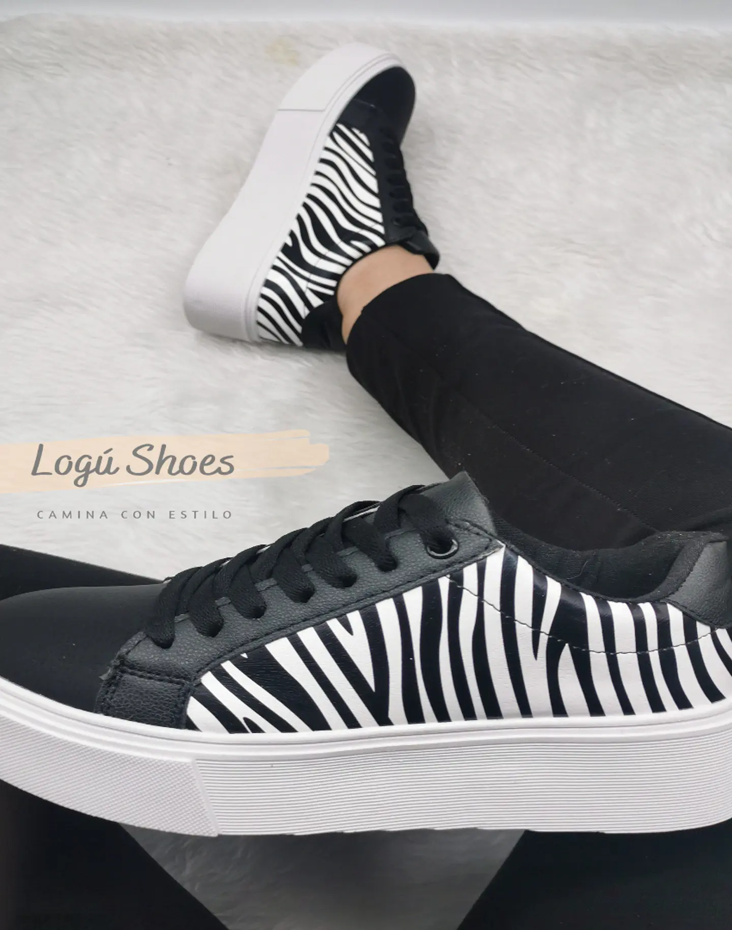Zapatilla Mujer Lore Cebra Negra 1