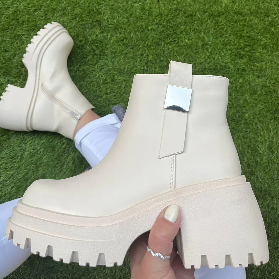 Botín Leila Beige 4