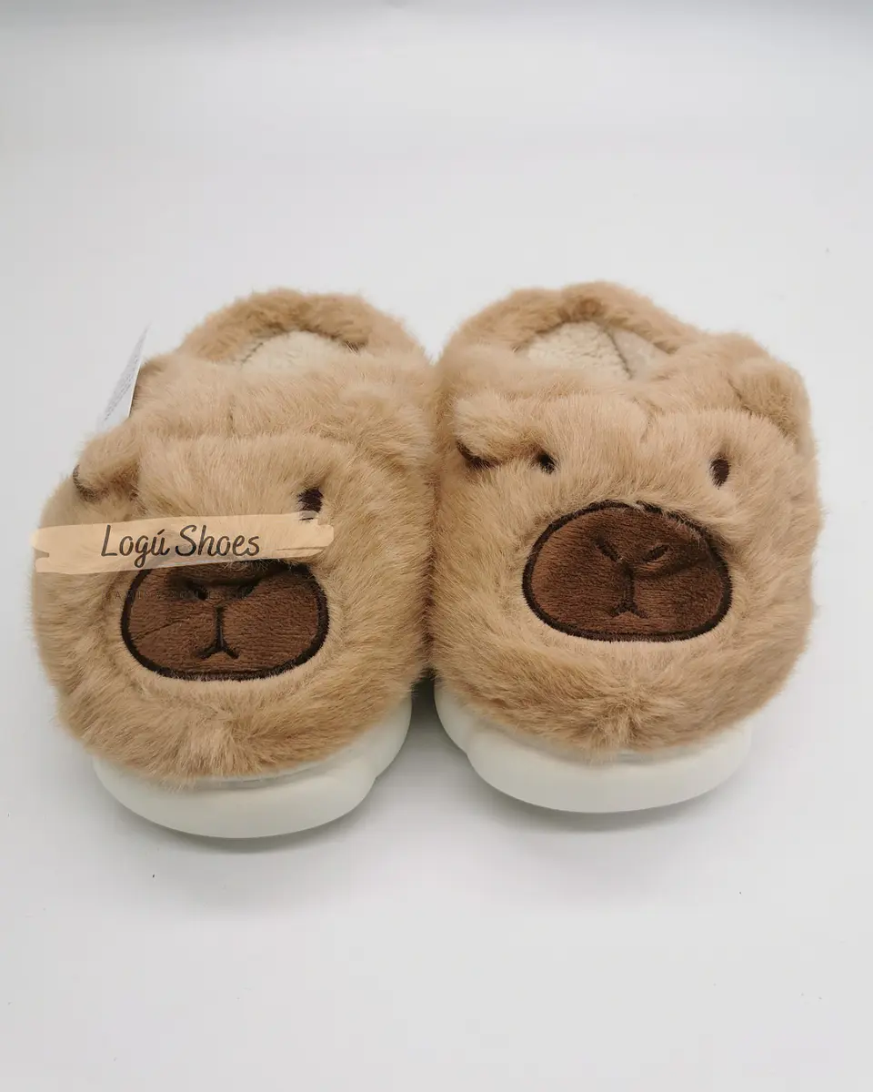 Pantufla capibara café 2