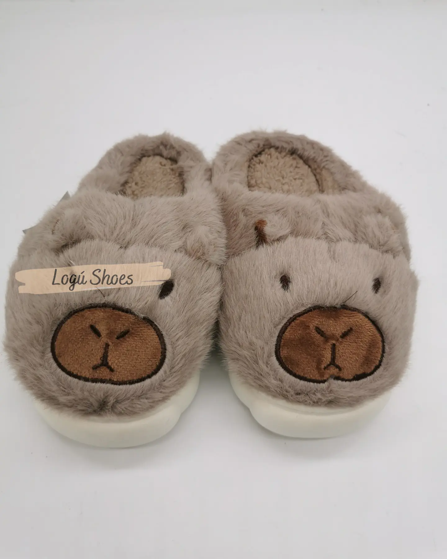 Pantuflas capibara Gris 2