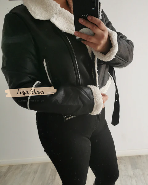 Chaqueta de mujer Aviadora Eco cuero Negra con Blanco