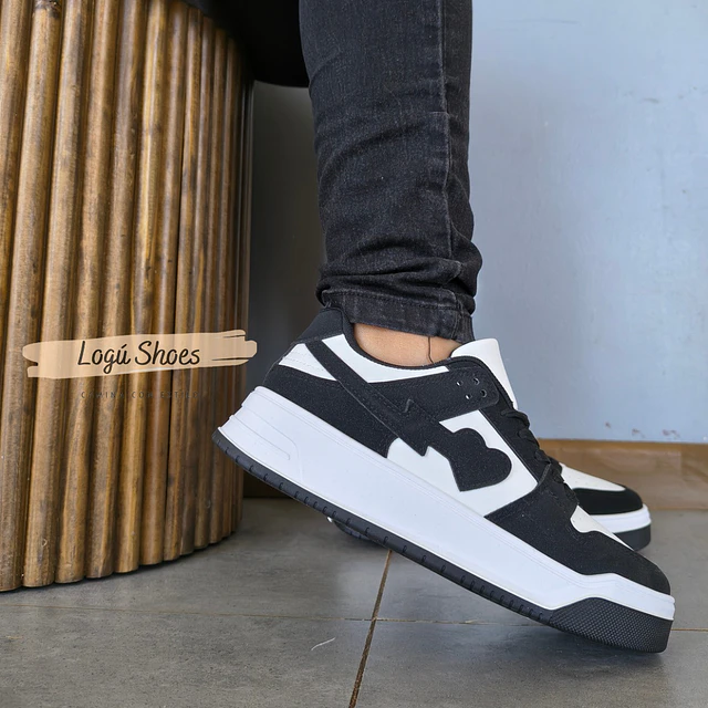 Zapatilla de mujer Mor Negra