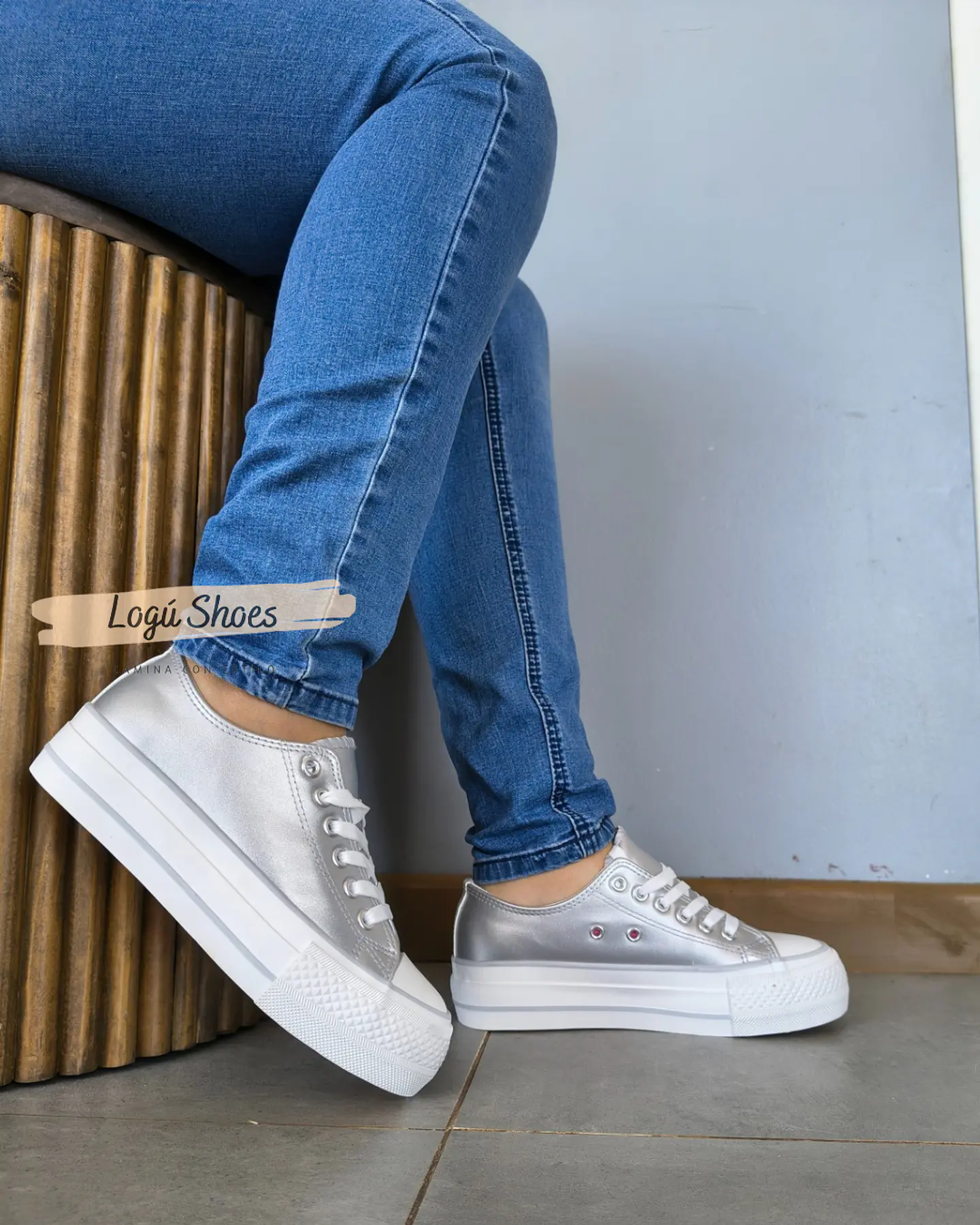 Zapatilla Lía Plateada  2