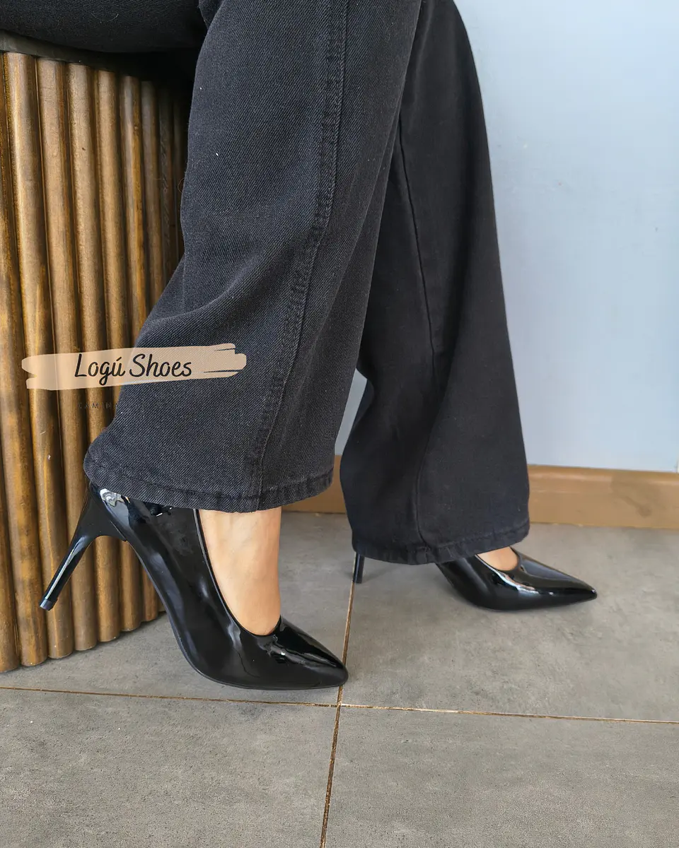 Stiletto Negro Charol 5