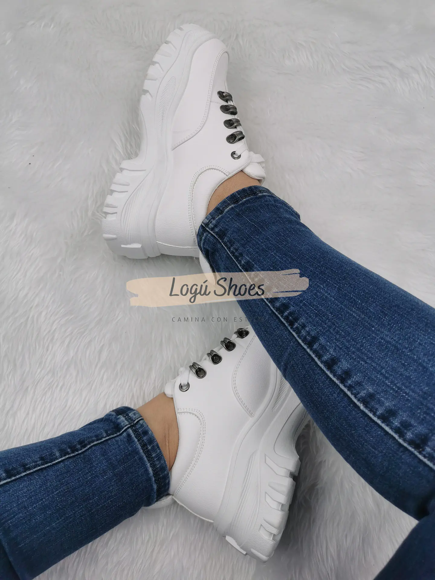 Zapatilla urbana blanca plataforma 2