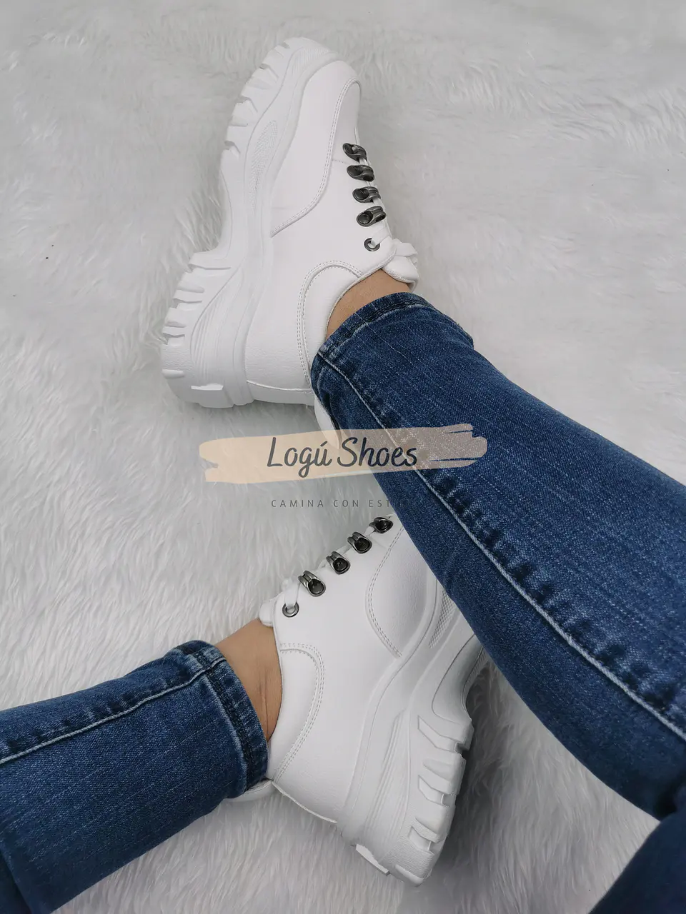 Zapatilla urbana blanca plataforma 2