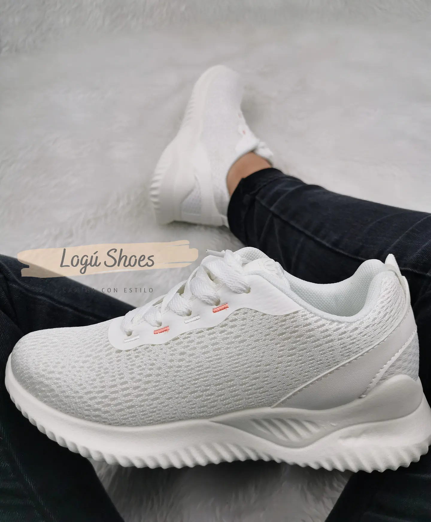 Zapatilla deportiva blanca 1