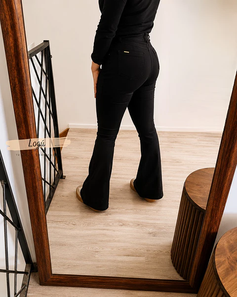 Jeans Flare Negro con Faja