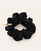 Pack 3 Scrunchies Medianos Tela Sofía – Negro, Café y Beige - Miniatura 4