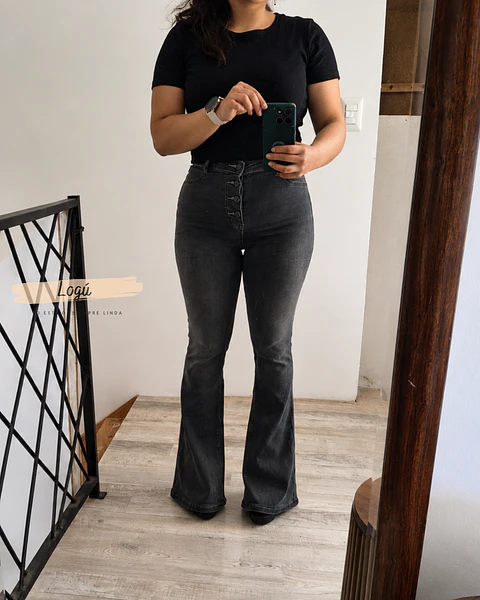 Jeans Flare Gris Botones