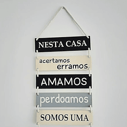 Placa Decorativa Ripada NESTA CASA (várias opções)