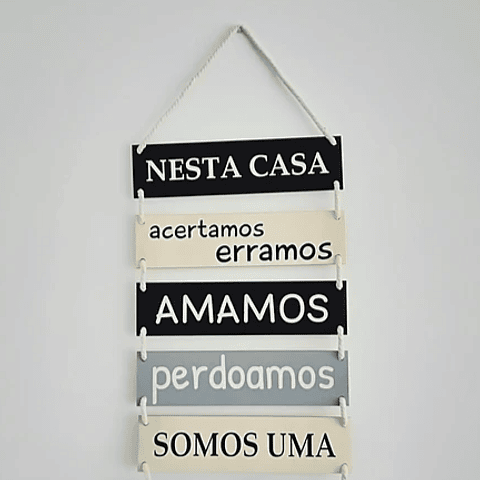 Placa Decorativa Ripada NESTA CASA Personalizada