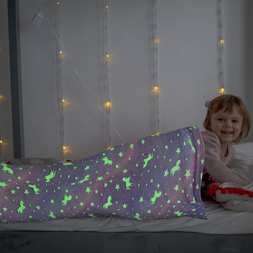 Manta Mágica UNICÓRNIOS E ESTRELAS LILÁS (brilha no escuro) 3