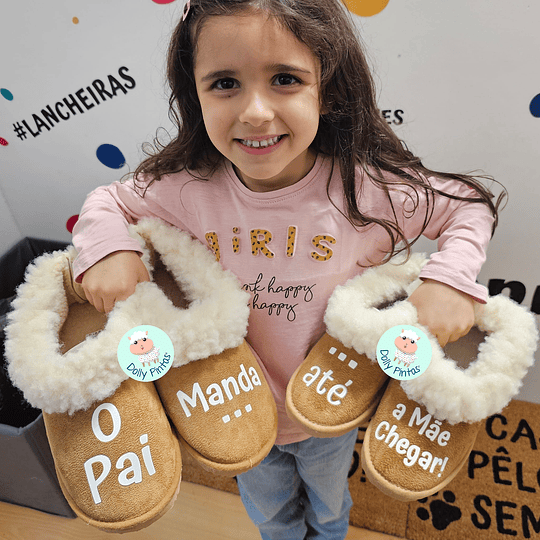 Pantufas PAI MANDA ATÉ A MÃE CHEGAR (várias opções) - Criança e Adulto