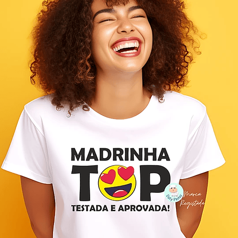 T-shirt "Esta Madrinha é Top" com Emoji Corações Personalizada (adulto)