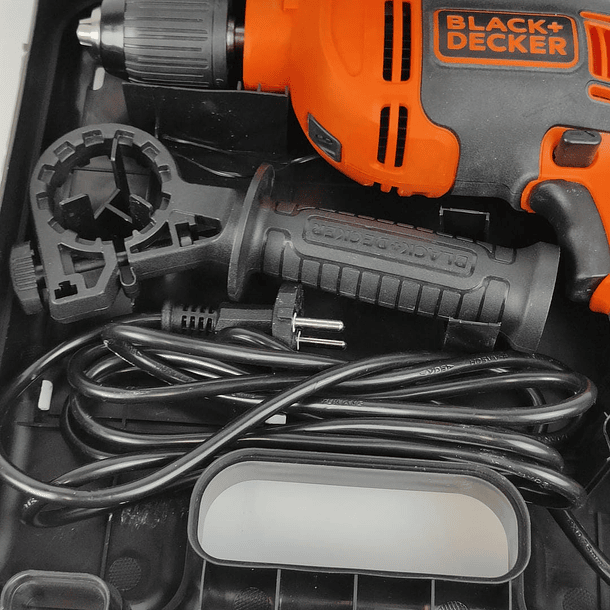 Berbequim Percutor BLACK+DECKER Cabo 710W 13mm 8