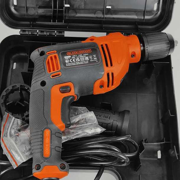 Berbequim Percutor BLACK+DECKER Cabo 710W 13mm 9