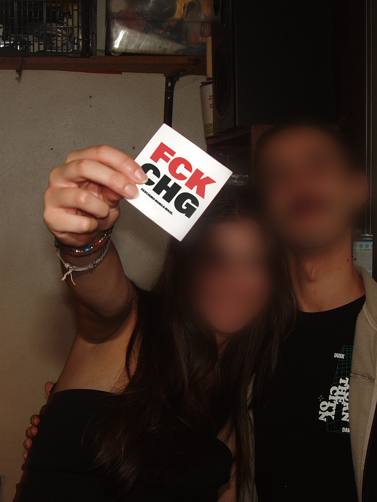 Autocolante FCK CHG branco 2