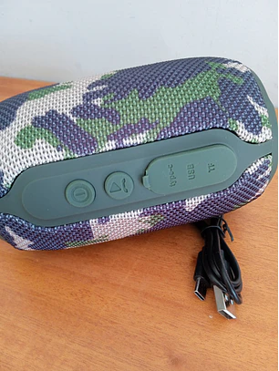 Coluna s/fios resistente a salpicos de água, com rádio