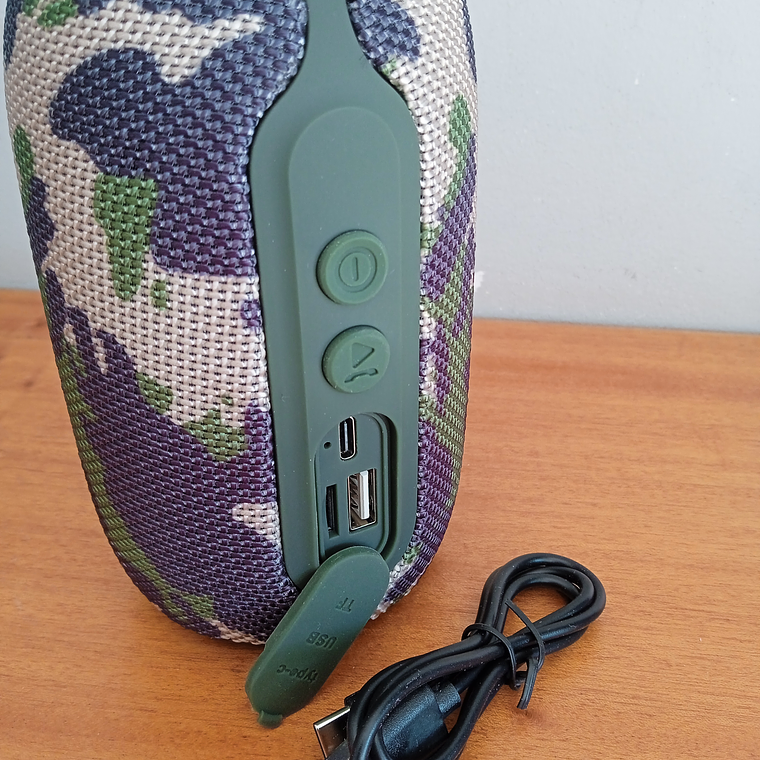 Coluna s/fios resistente a salpicos de água, com rádio 1