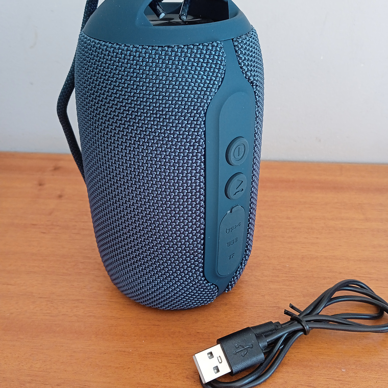 Coluna s/fios resistente a salpicos de água, com rádio  2