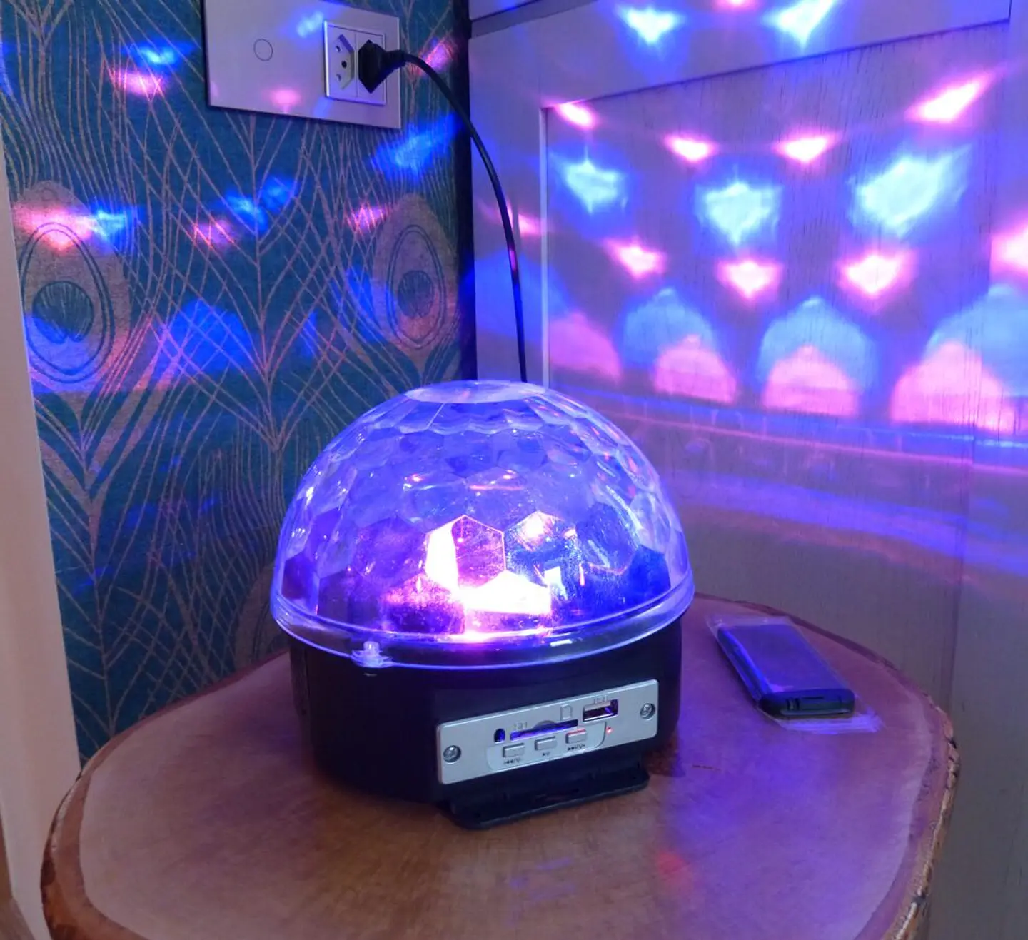 Projetor Luz e musica Rgb Giratório Musical Bluetooth 1