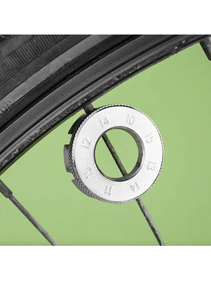 Ferramenta para ajustar os raios de roda de bicicleta