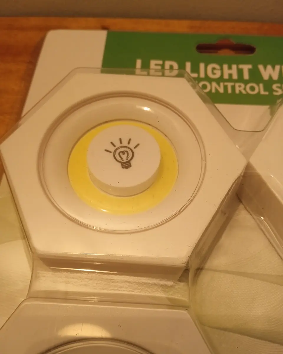  Lâmpadas LED Com Comando Remoto (Pack 3) 4