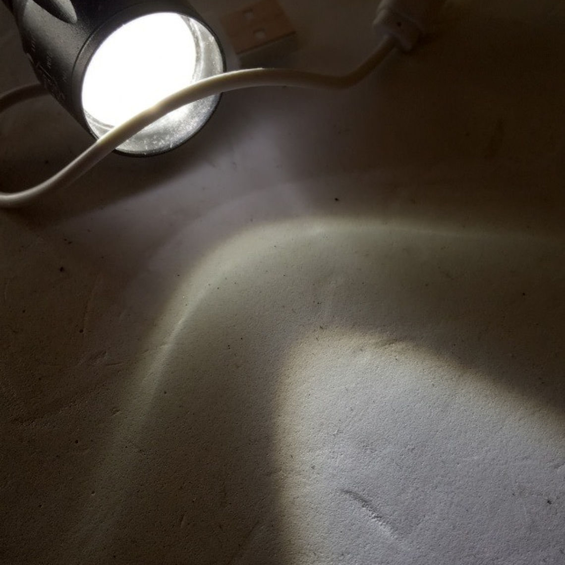 Mini Lanterna LED com Zoom e Função de Flash 3