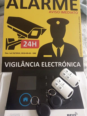 Alarme GSM, com menu e falado em português