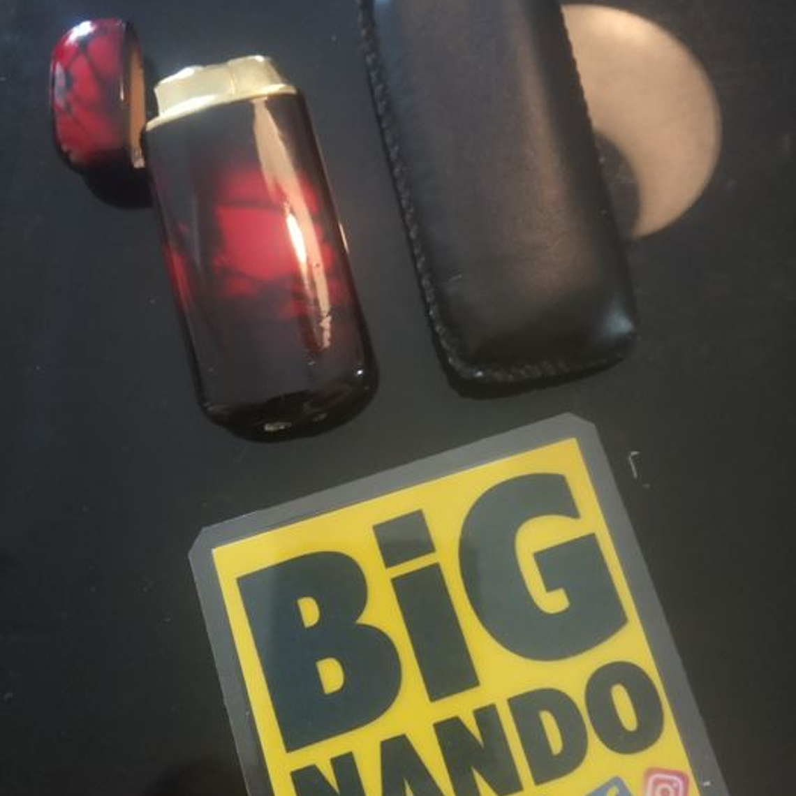 Isqueiros várias cores a prova de vento com bolsa 3