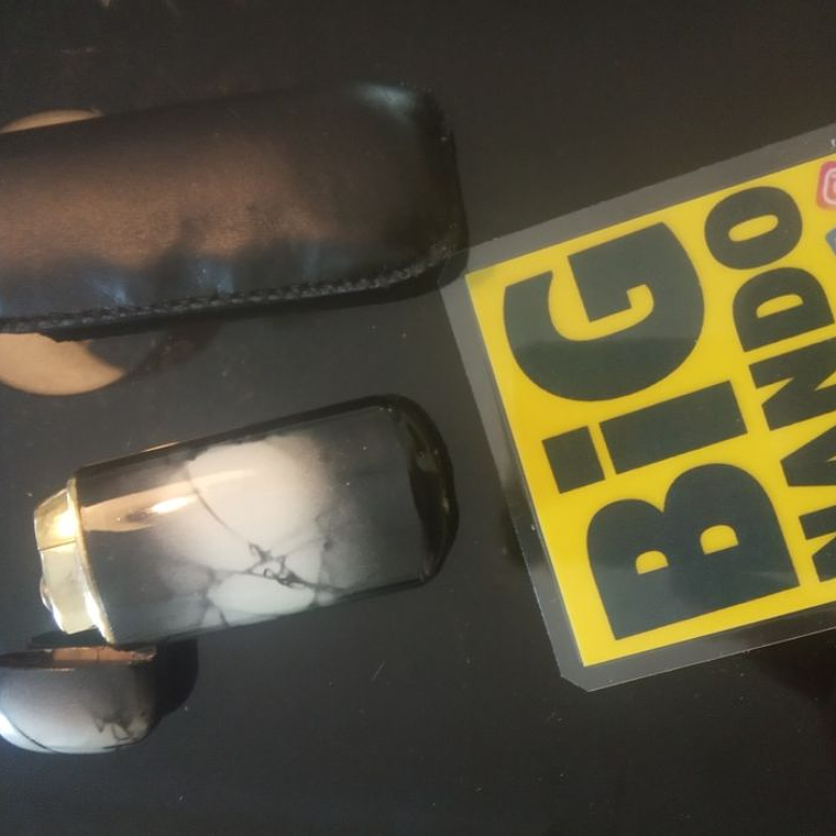 Isqueiros várias cores a prova de vento com bolsa 5