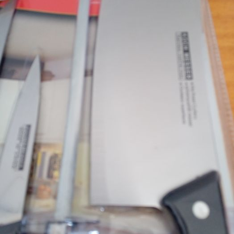 Kit de facas + oferta de tabua 
Kit de Cozinha 6 Peças + oferta tábua 2