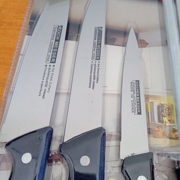 Kit de facas + oferta de tabua 
Kit de Cozinha 6 Peças + oferta tábua 3