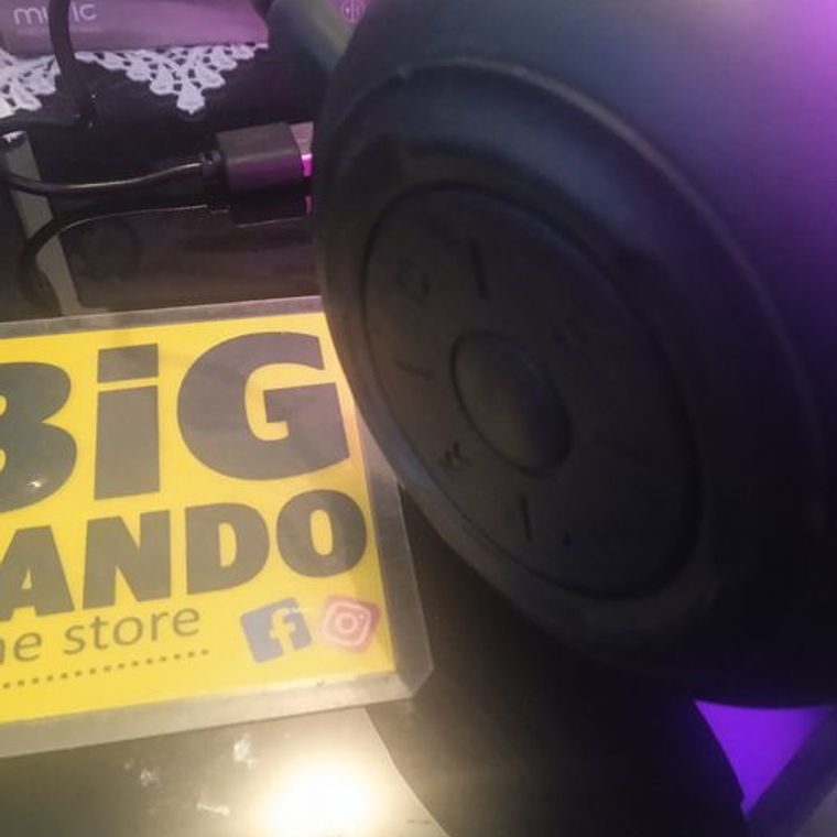 Mini coluna de som com luz ambiente 5