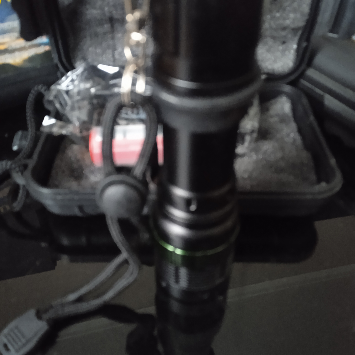 Lanterna táctica led 12000 lúmens  3