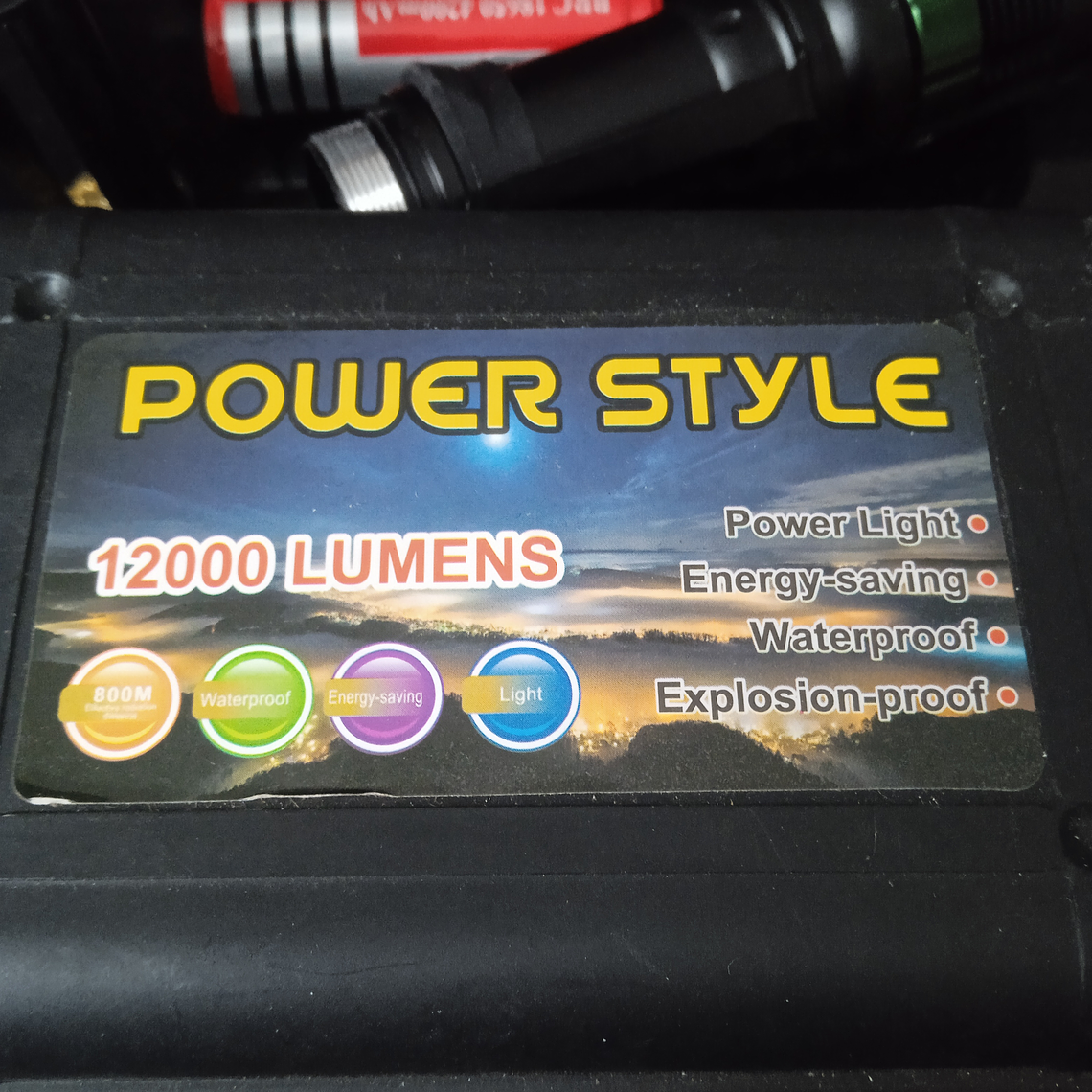 Lanterna táctica led 12000 lúmens  6