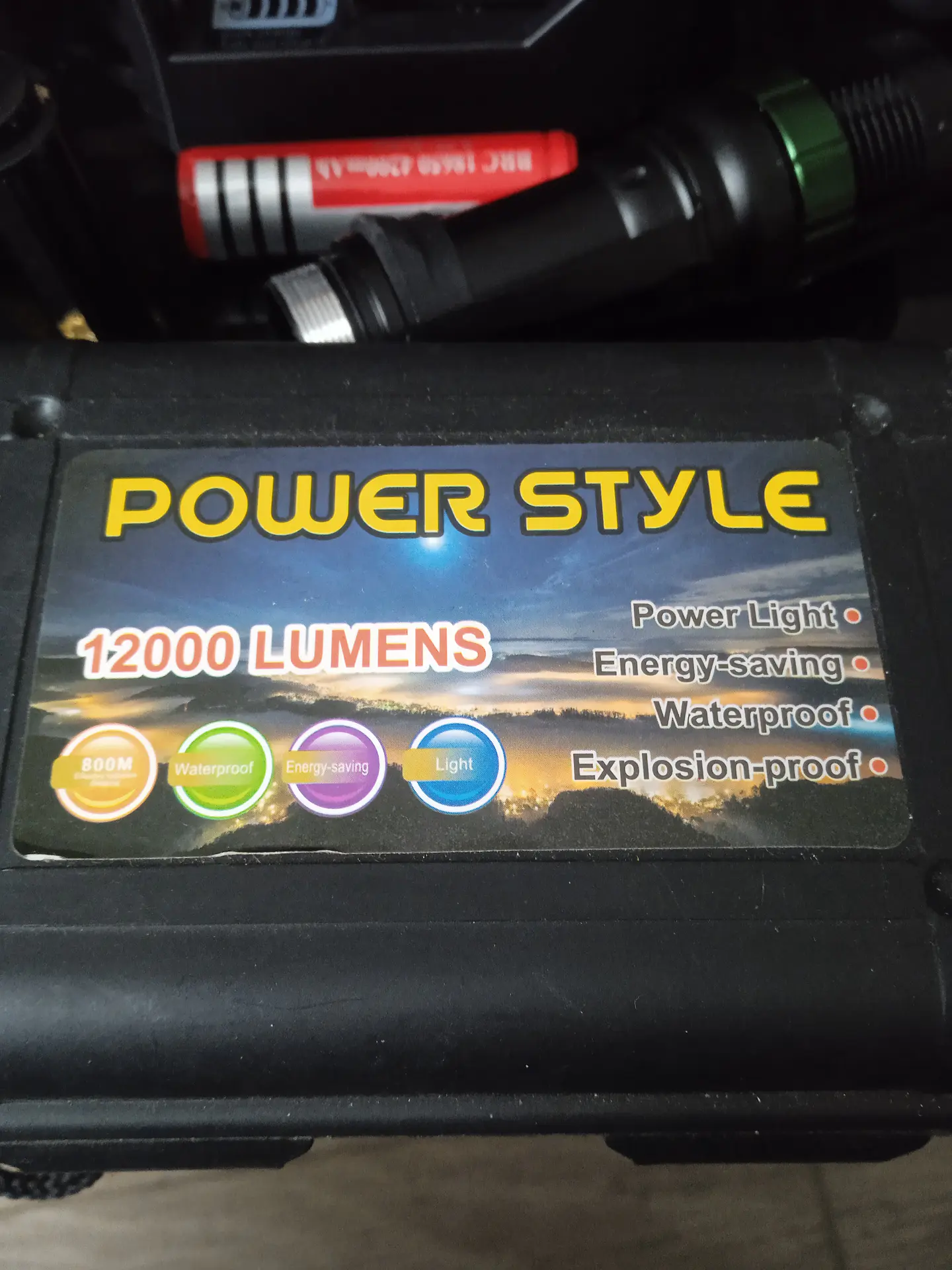 Lanterna táctica led 12000 lúmens  6