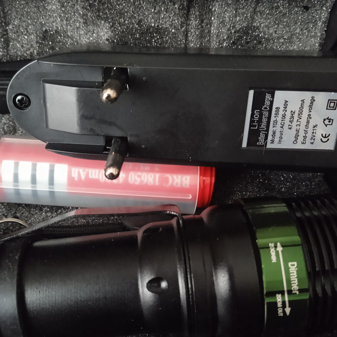 Lanterna táctica led 12000 lúmens  7