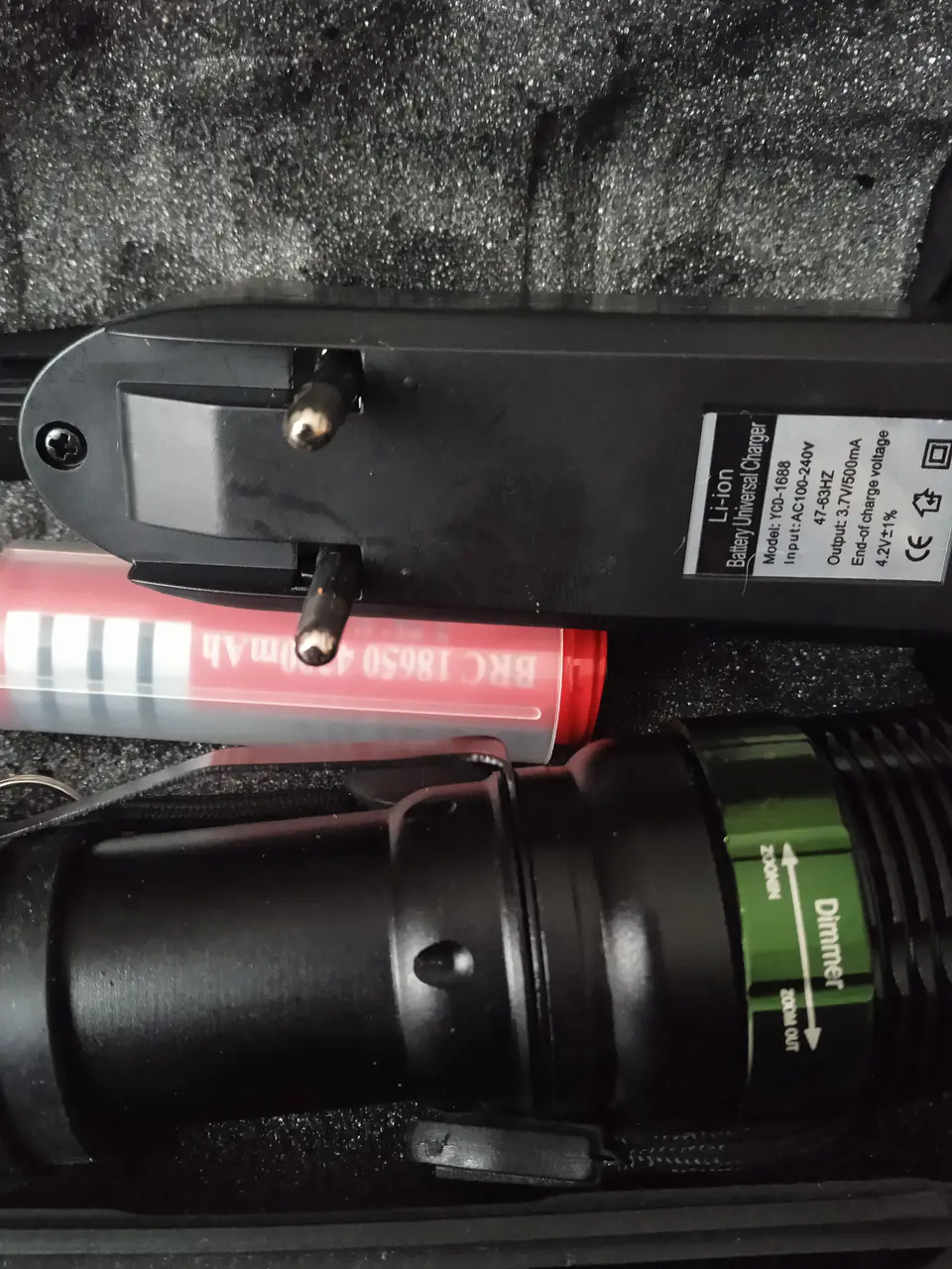 Lanterna táctica led 12000 lúmens  7